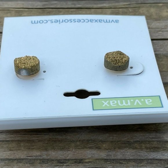 a.v.max Accessories Women Earrings Gold Tone Stud Dove Lever Back Fashion Jewelr - Picture 6 of 12